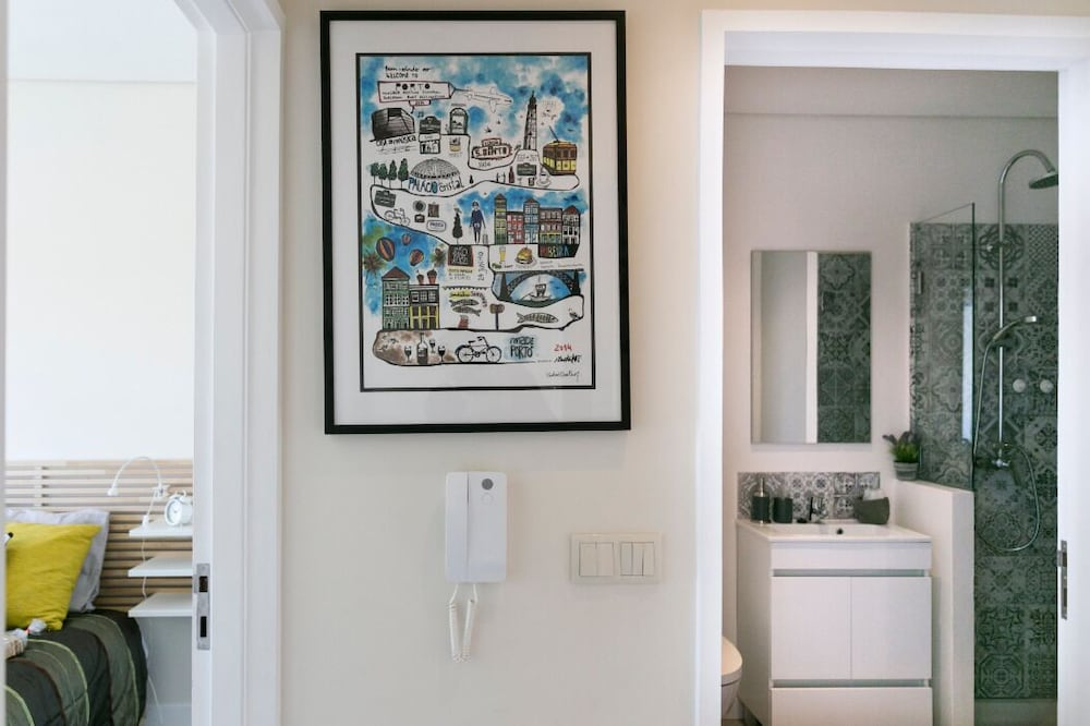 Tripas-Coração,Luxury Corner Apartments in Santa Catarina, Balcony & City Views