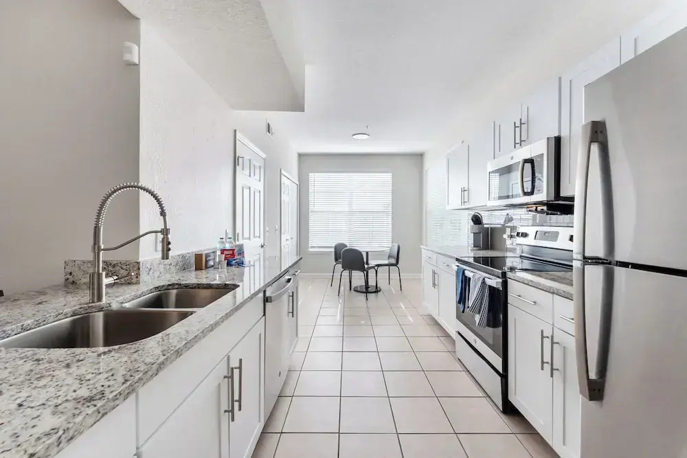 Landing Stylish 1BD Pool Gym