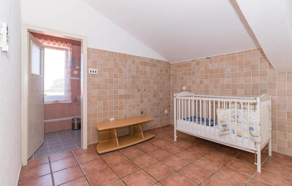 Stunning Home in Pula With Wifi and 6 Bedrooms