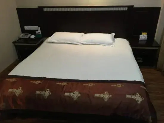 Yueqing Hongqiao Business Hotel
