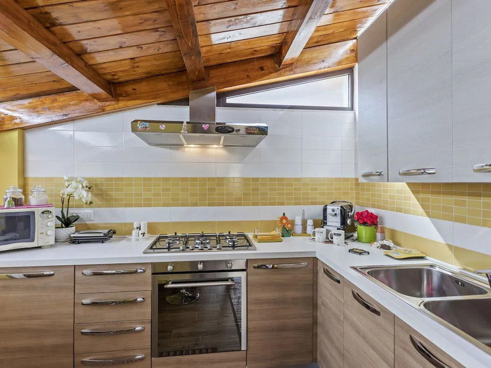 Engaging Apartment in Messina With Balcony