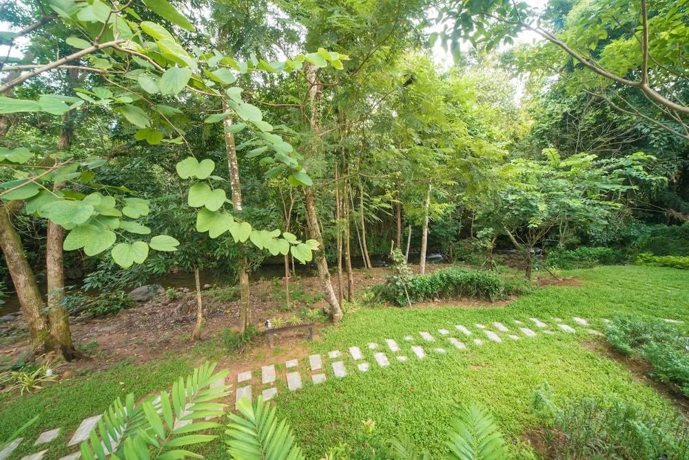 Elysian Koh Chang Bungalows and Pool Villa