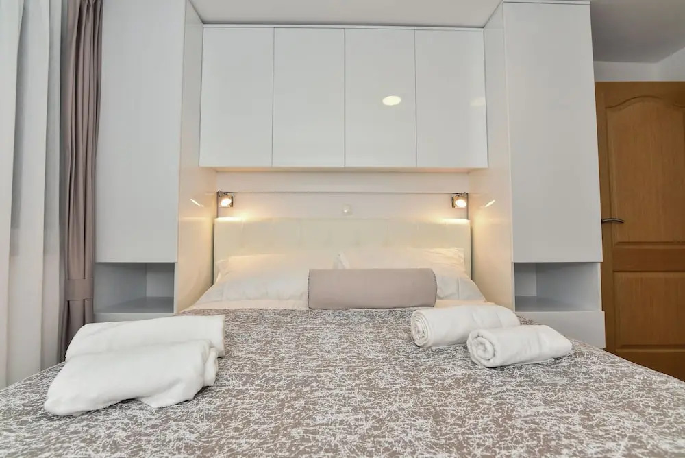 House Luxury Stone Villa Vir