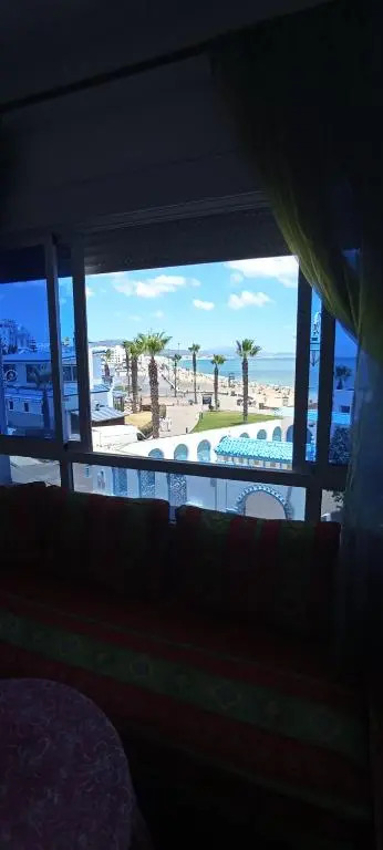 إقامة 7 رجال