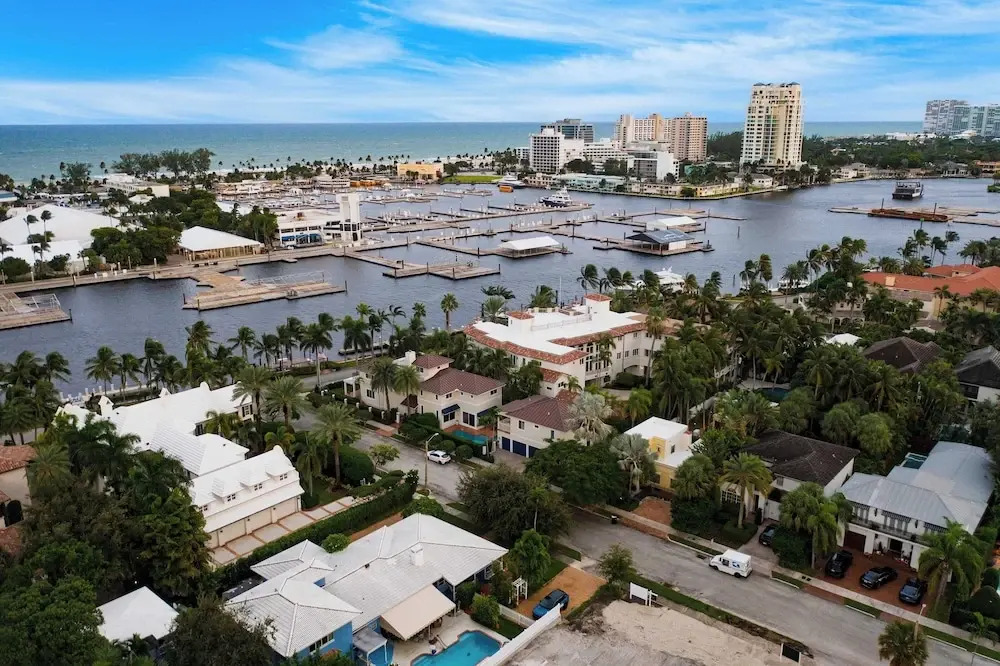 Las Olas Oasis by Avantstay Minutes to the Beach + Hot Tub