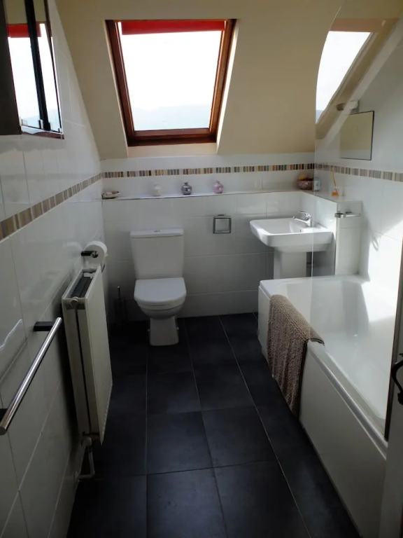 Pine Cottage - Exceptional Location In Snowdonia National Park Near Beaches