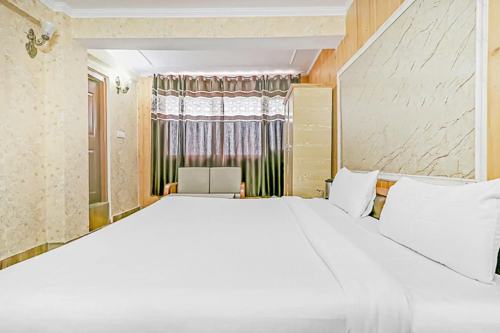 Collection O 83430 Hotel Sanjauli Inn