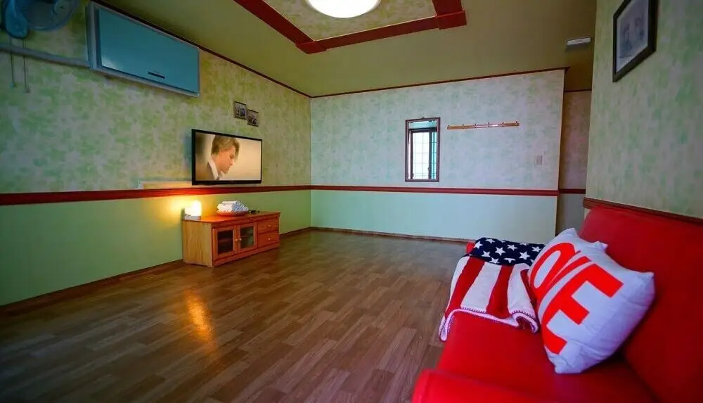 Sea sight pension