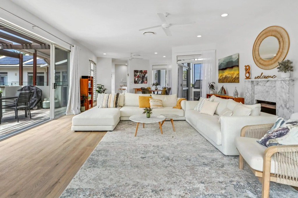 A Tropical Family Oasis in Sunshine Beach