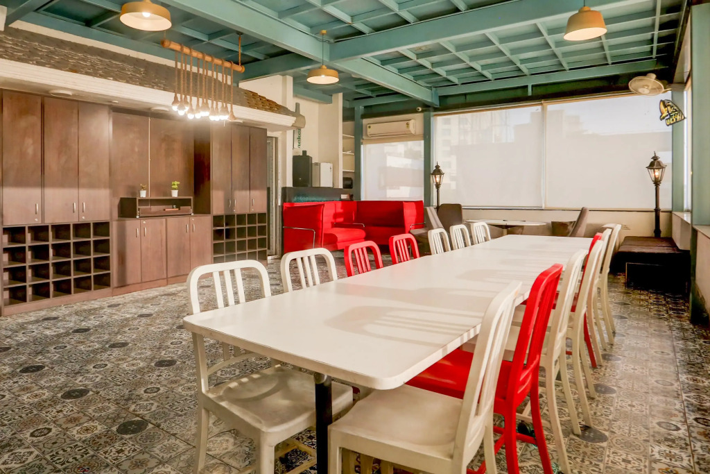 Super Townhouse Sushant Lok Phase 1 Formerly Hotel Neven