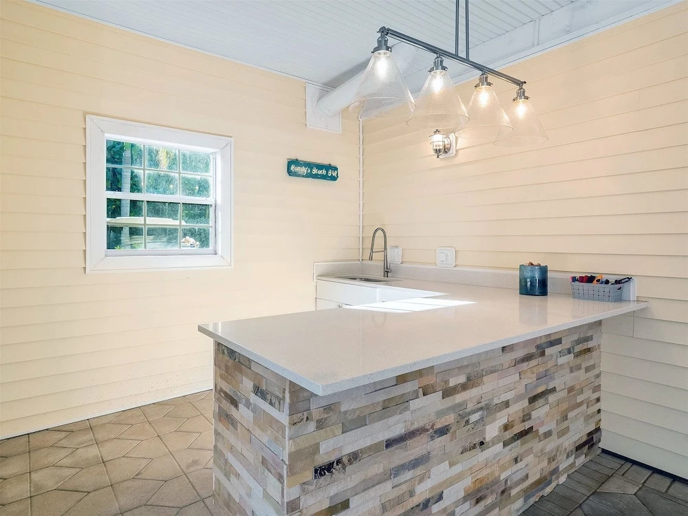 The Palm and Shell Captiva Island Private Luxury Home With Pool hot tub and Beach Access