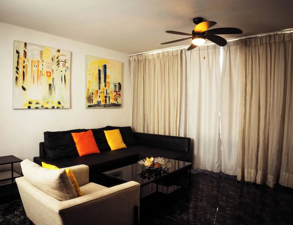 Residenciales H1 & H2 - Breakfast & Room Service - Airport close