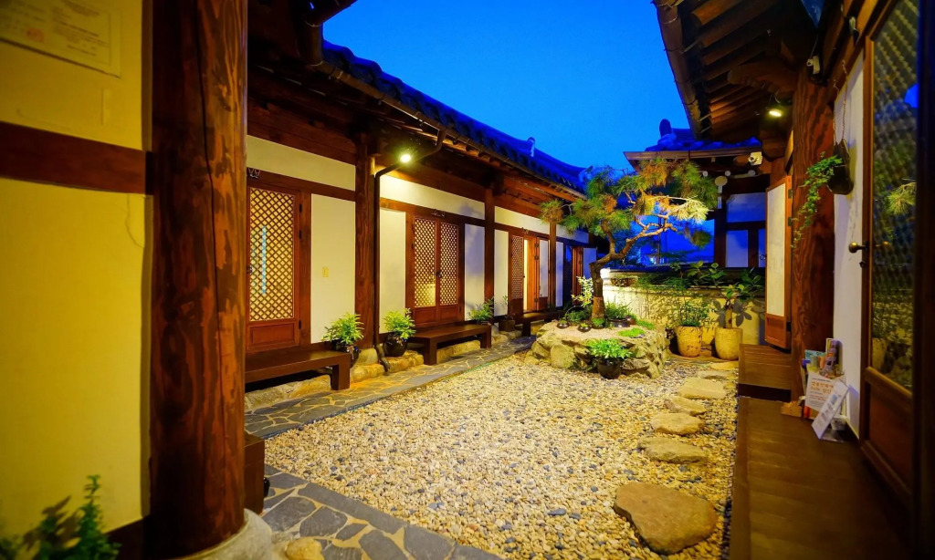 Hanok Gotaek Goeul