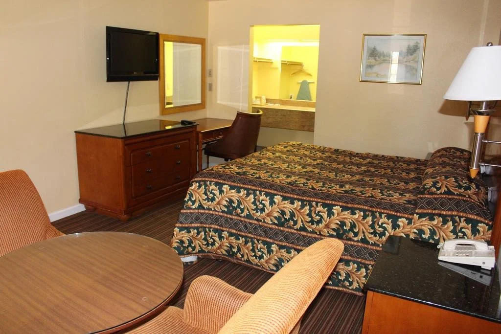 Travelers Inn