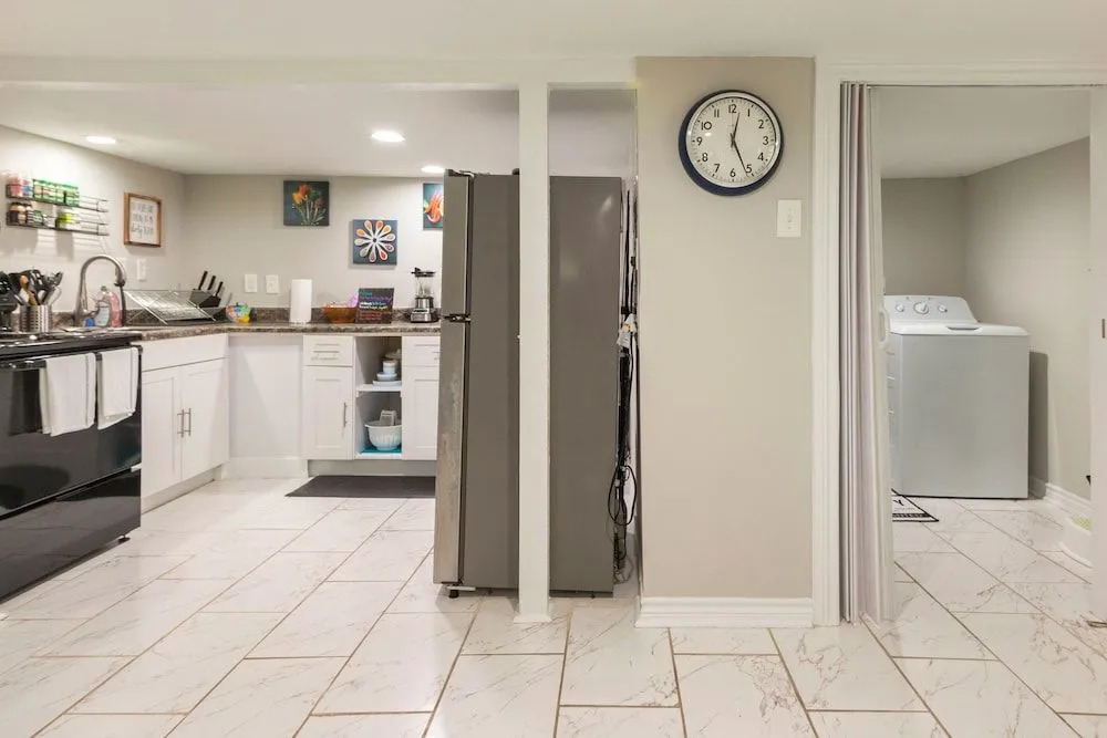 Wonderful Getaway Houston 2BR w/Balcony Views