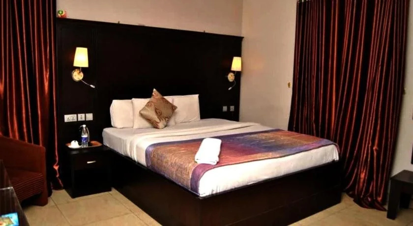Royal Jatoz Hotels
