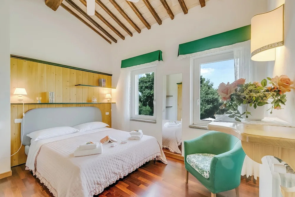 Relaxing Family Podere Delle Rose Pool & Garden