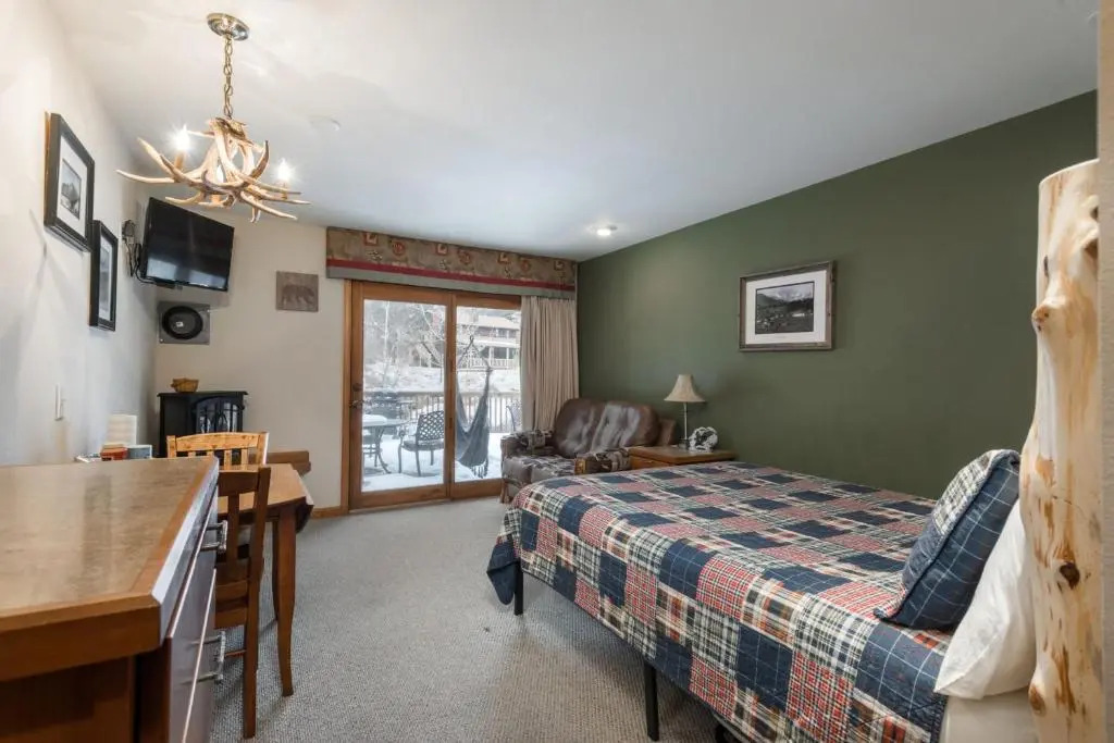 Ponderosa Lodge