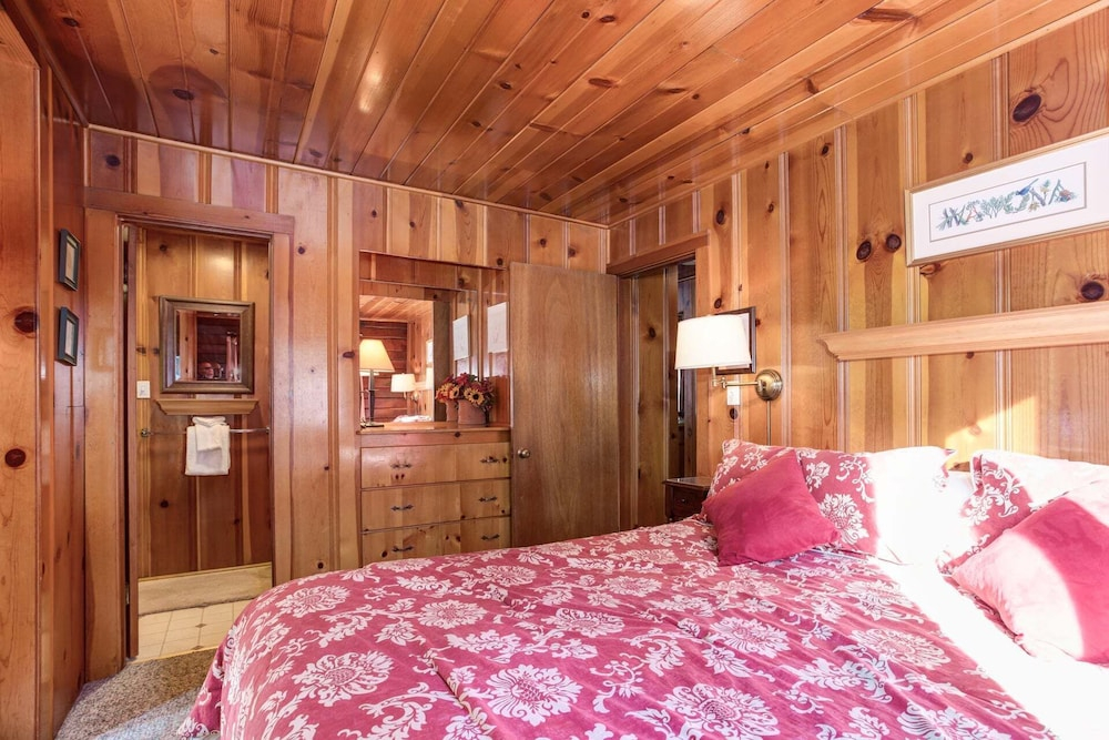 Hansen Cabin