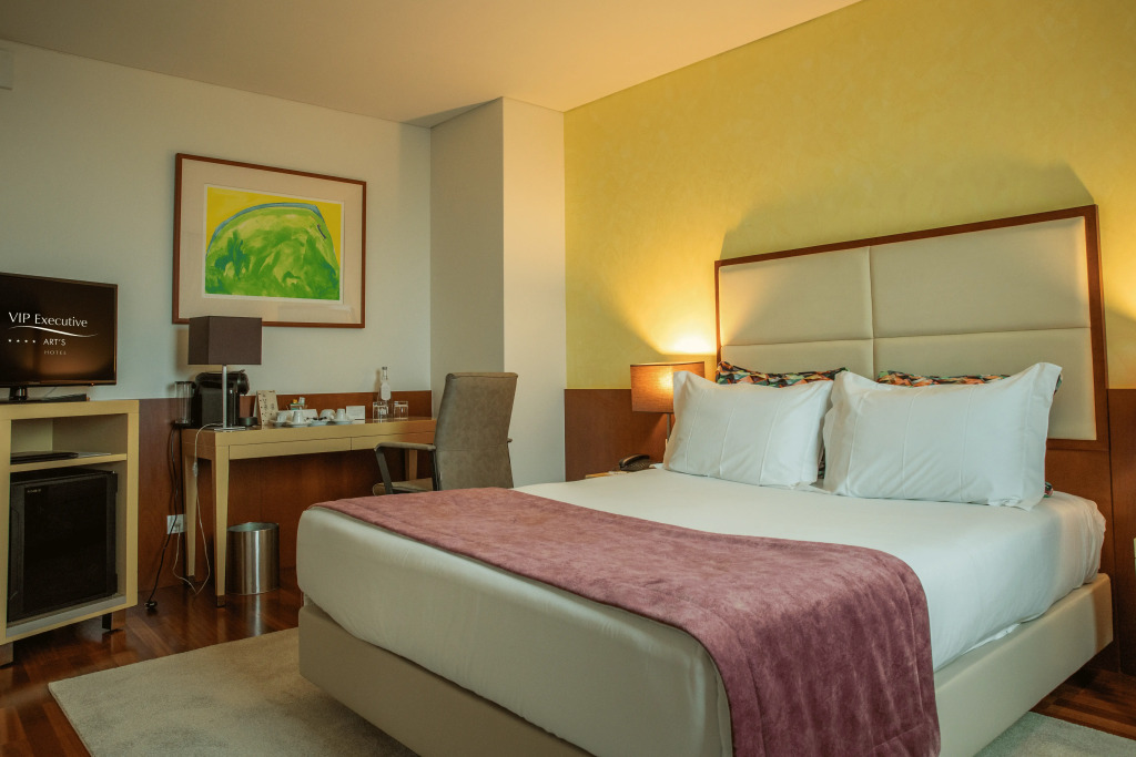 VIP Executive Arts Hotel