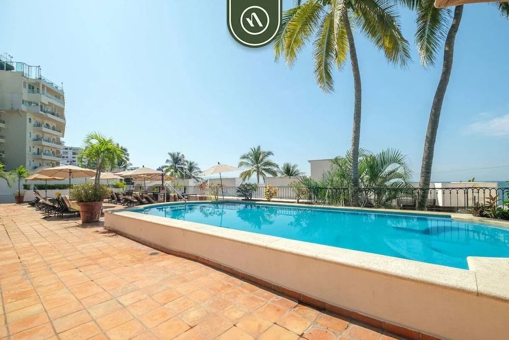 Amazing 2 BR Condo - Partial Oceanview - Pool