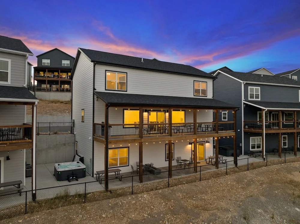 Cm132-6 -summer Breeze- Sleeps 17 6 Bedroom Home