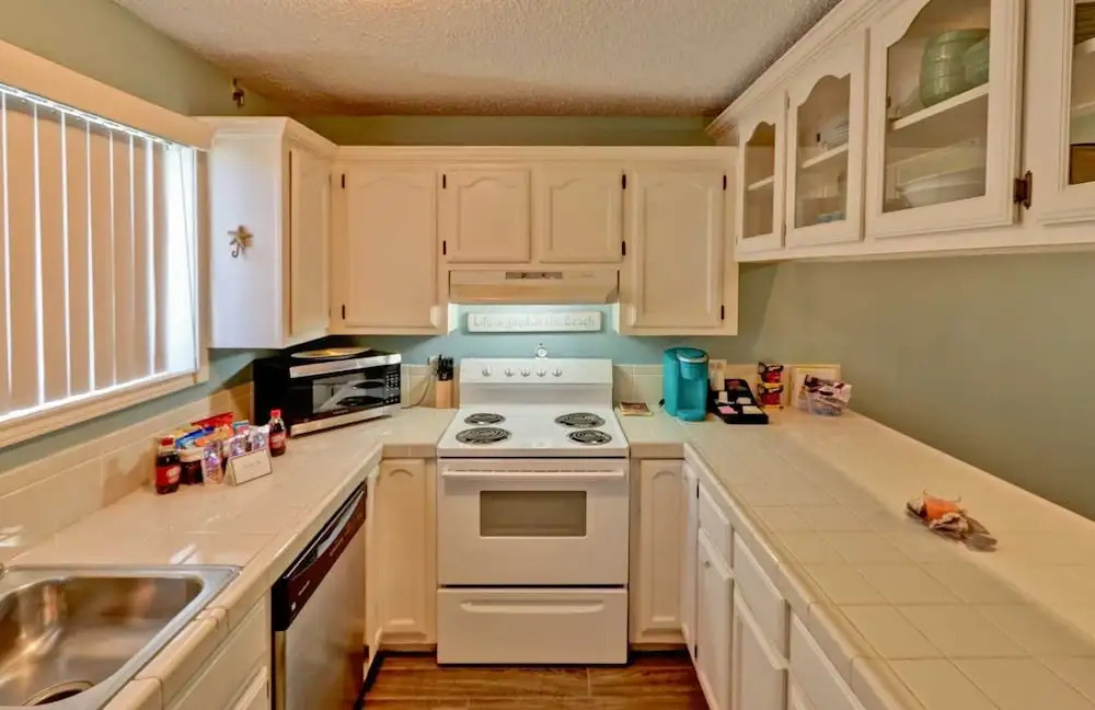Dolphin 23 2 Bedroom Condo by RedAwning