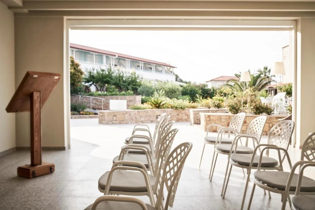 Antigoni Seaside Resort