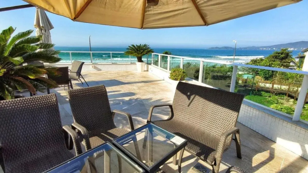 Luxuoso Apartamento 3 quartos na Praia de Bombas