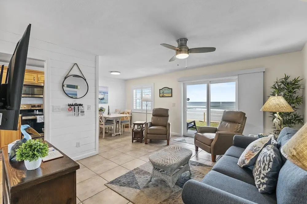 Colony Beach Club 125