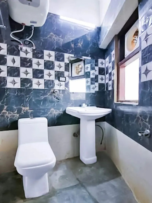 Roomshala 121 Hotel Classic
