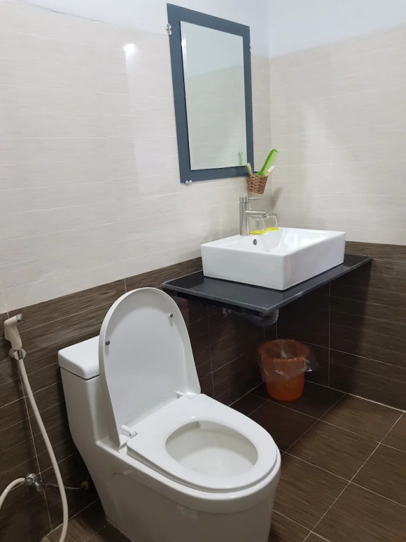 Khách sạn Ánh Đông