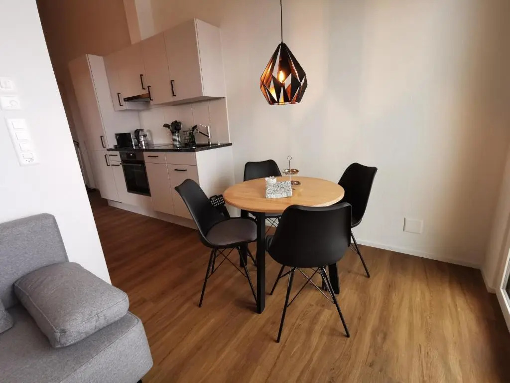 Chuenislodge3 neu&stilvoll, 2Balkone, echtes Bijou mit top-Aussicht