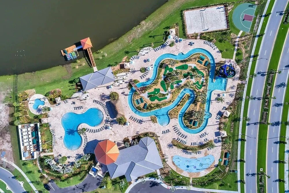 Sweet Suite Sleeps 6 Storey Lake by Shine Villas apts