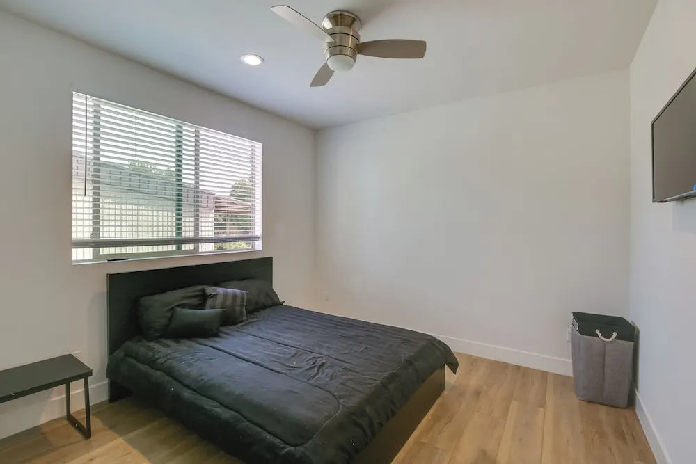 Pet-Friendly Paramount Home, 16 Mi to Los Angeles