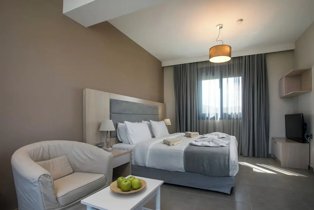 RITA MARE seafront villas heated Pools