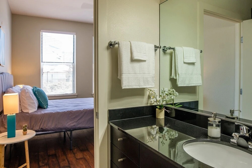 Reverchon Park Apartments by Frontdesk