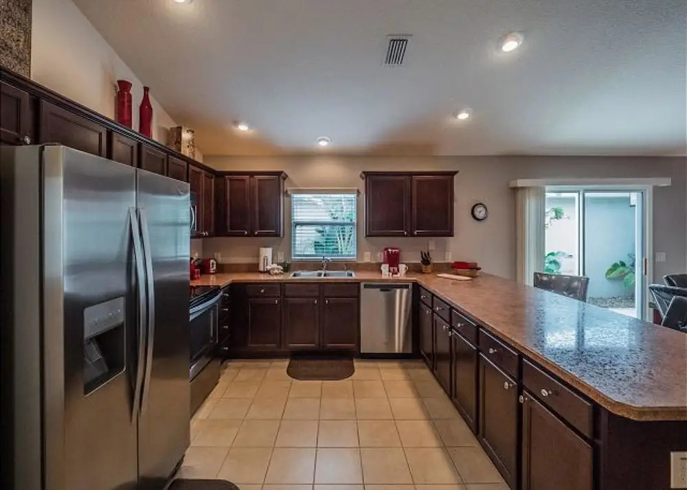 Vestridge Ave 3490 by White Pelican VR