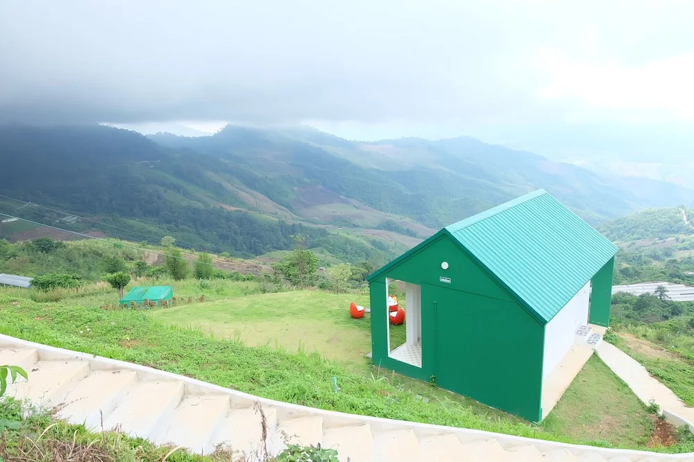 Moonshadow Resort
