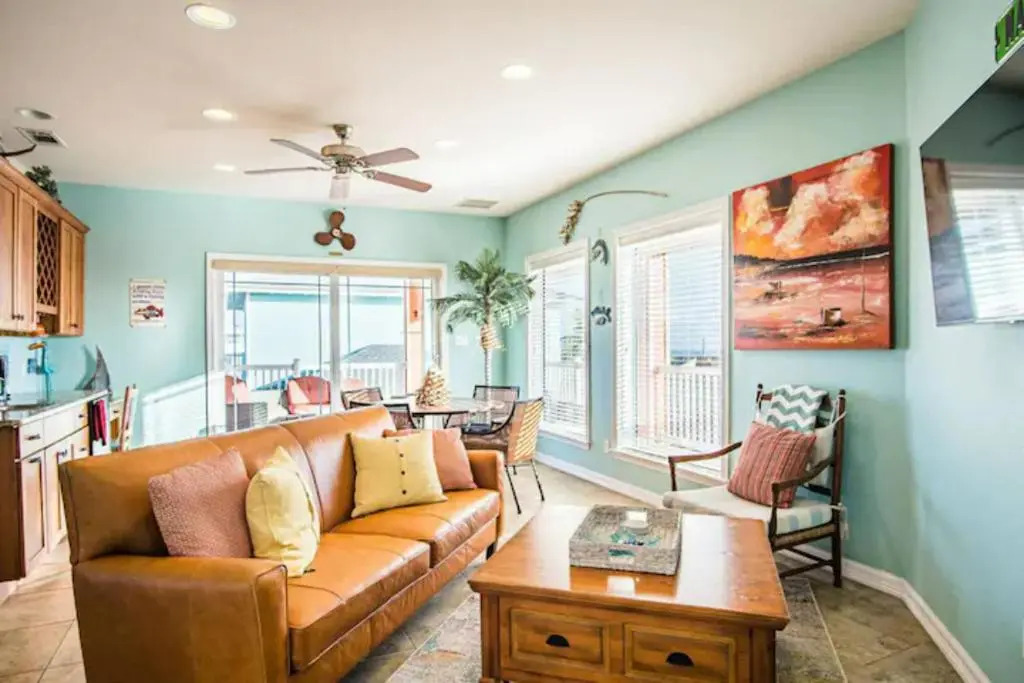 11 Bed Home W/ Pool & Hot tub Steps To Beach Sleeps 16