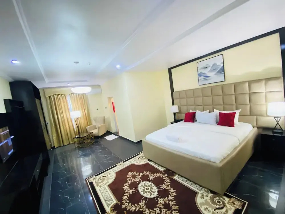Light Spring Hotel