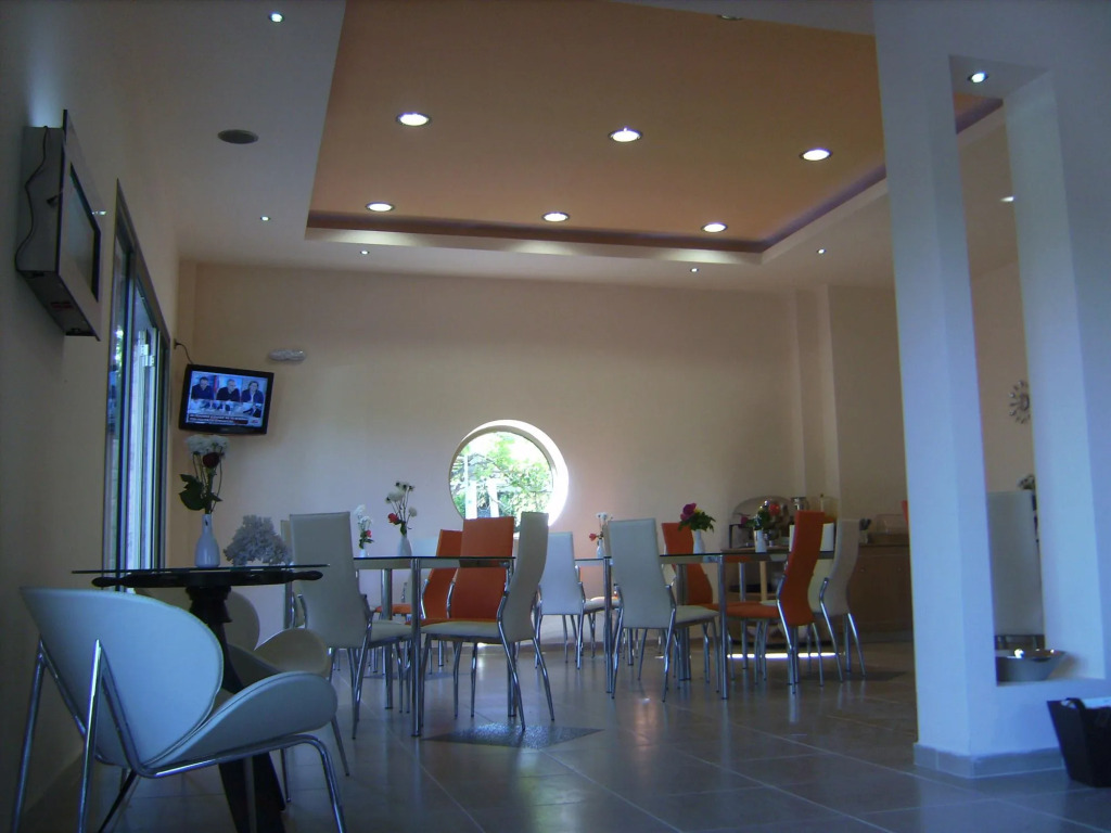 Avra Hotel