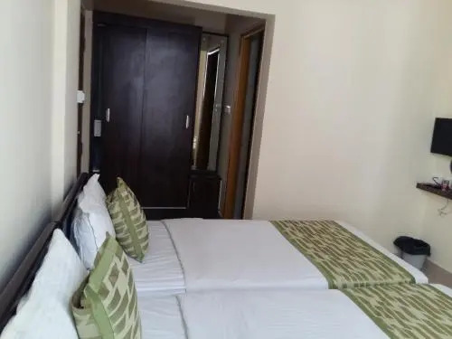 Suvarna Compact
