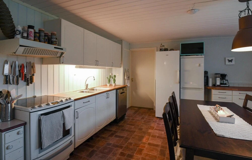 Nice Home In Strömstad With Wifi