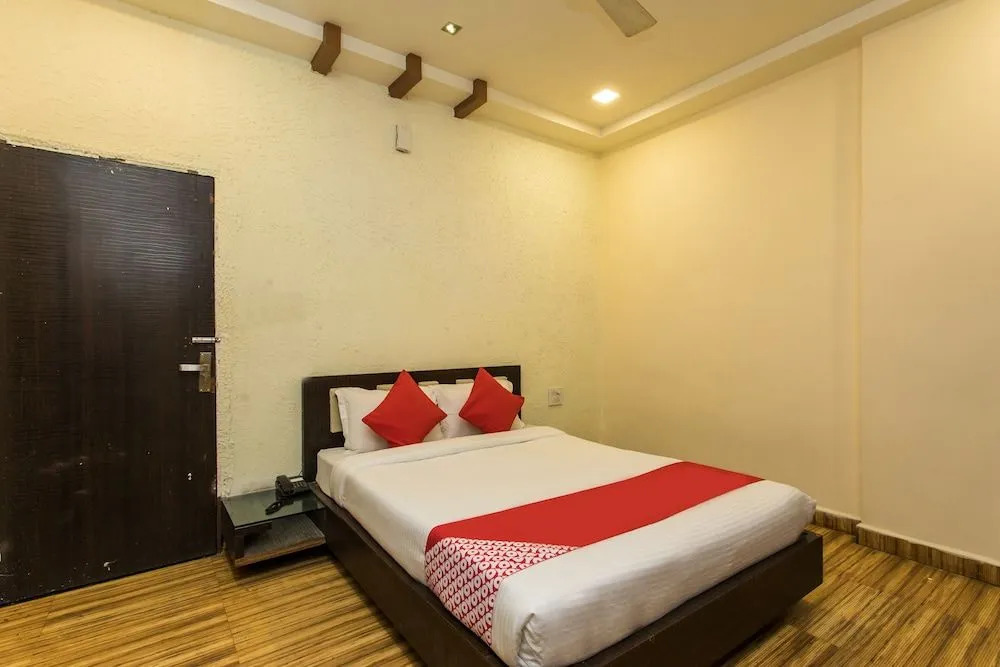 OYO 23471 Hotel Hilton Tower