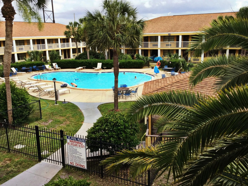 APM Inn & Suite