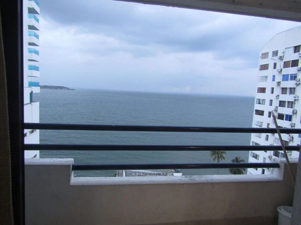 Apartment in Cartagena Beachfront 1mr11 With Air Conditioning and Wifi Home