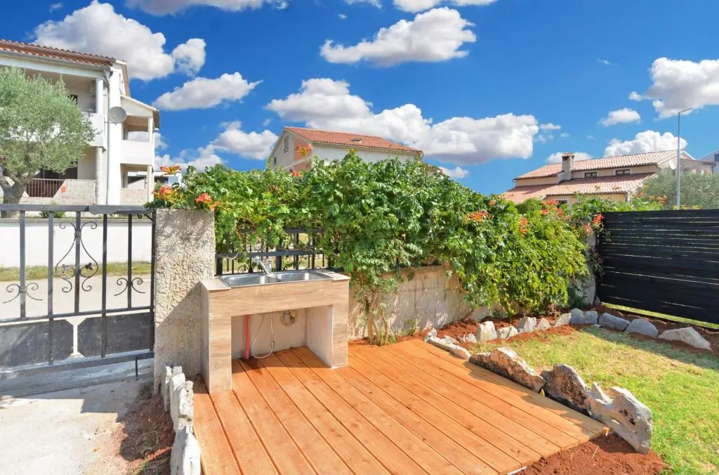 Apartment Mirella 1745