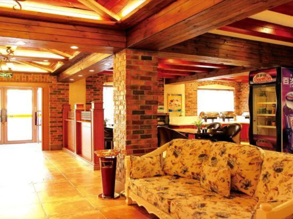 Aiju Chain Hotel (Yingkou Xuefu Road Jingangshan Branch)