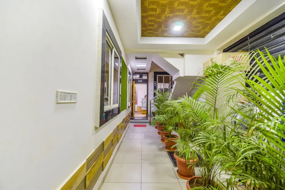 FabHotel Hello Homz